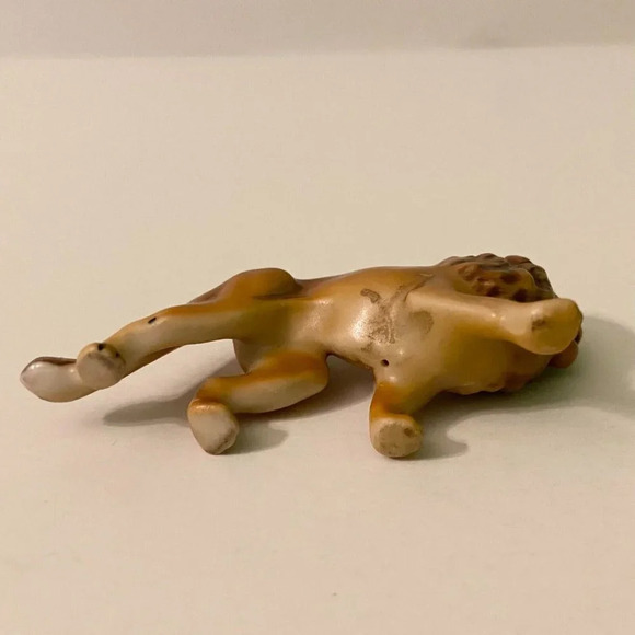 Vintage  Miniature Lion Porcelain Figurine 2.25 Inch Long Small Figure - Picture 7 of 13